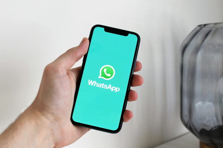 WhatsApp Advertising: The Ultimate Guide to Boost Business Growth in 2025